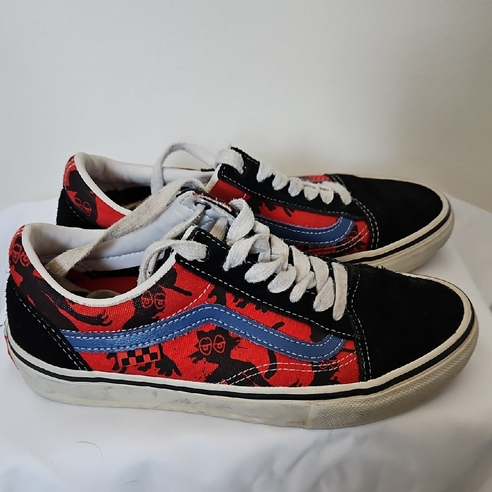Vans Women's Red and Black Sneakers with Blue Stripe